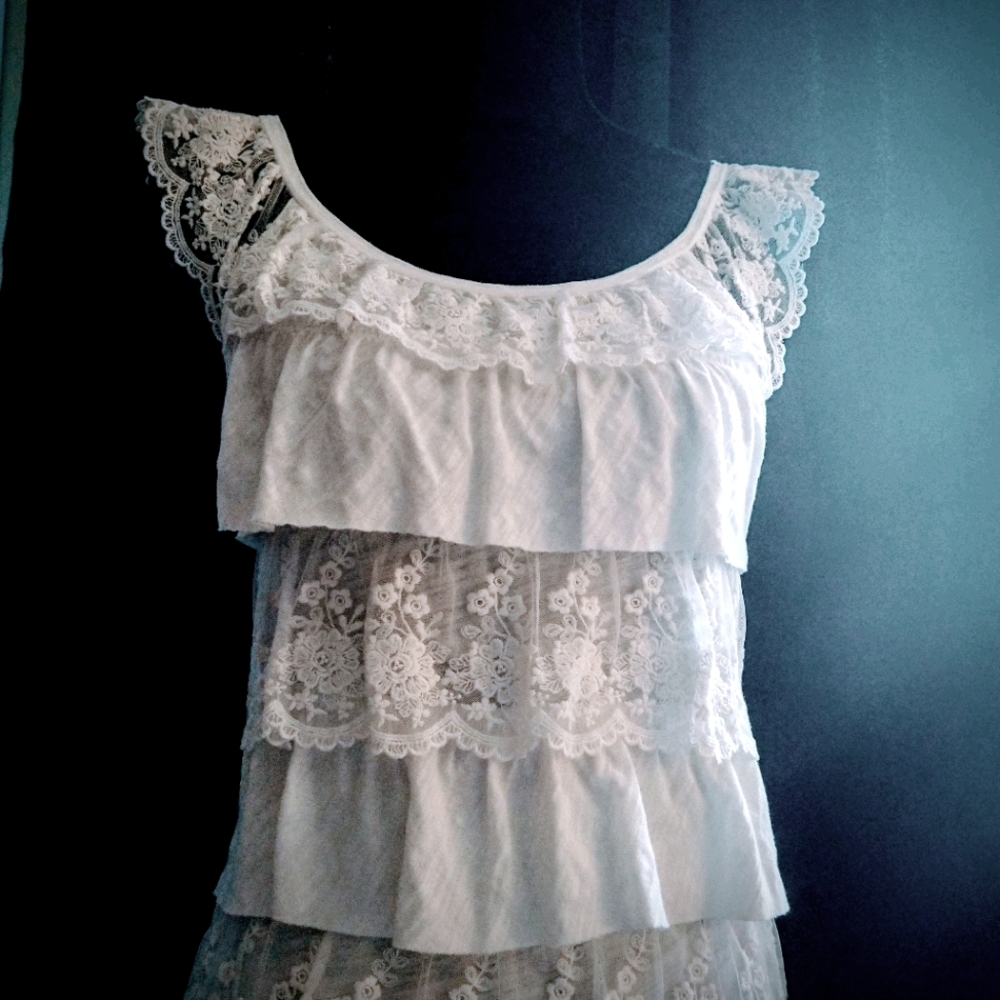XS Abercrombie & Fitch lace floral ruffled tank